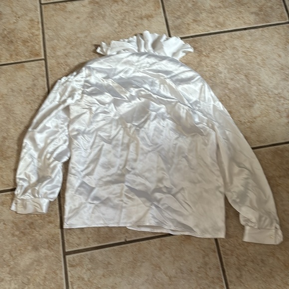 Workers Union Ruffled Long Sleeve - Picture 6 of 6